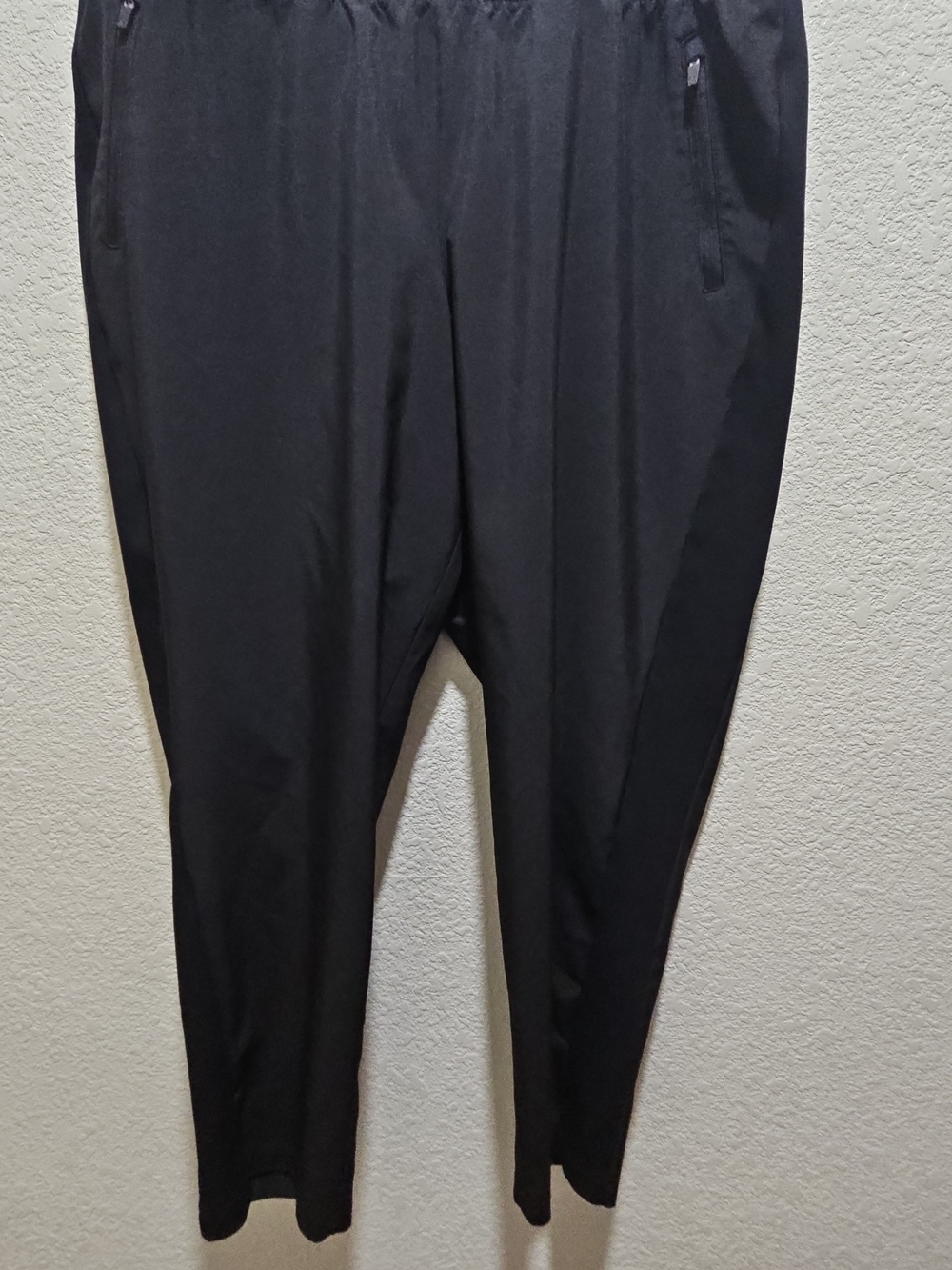 Lane Bryant LIVI Black Cropped Jogger Pants Size 2X (18/20) - Picture 4 of 8